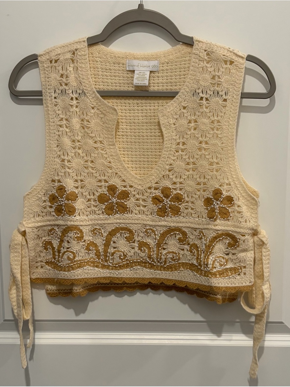 House of Harlow 1960 Cream Crocheted Floral Tie-Side Vest